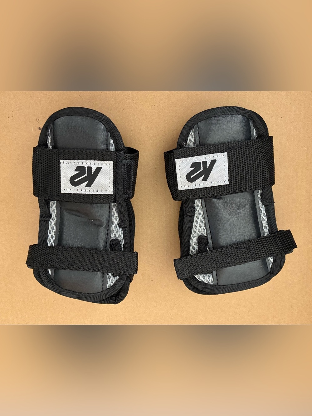 Women's Chicago Skates Black and Teal Inline Roller Skates plus Wrist Guards - Picture 9 of 9